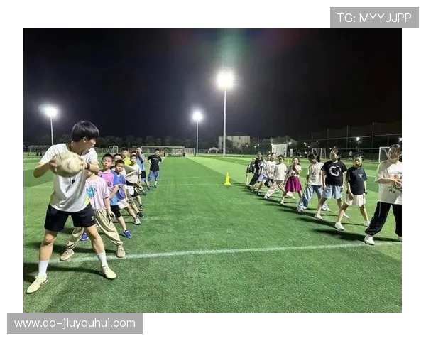 吴川热血球场：寻找足球伙伴一起挥洒汗水挑战自我