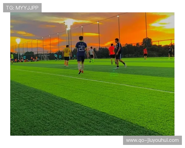 足球场过于干燥会带来哪些严重影响与隐患分析全面深入探讨及后果